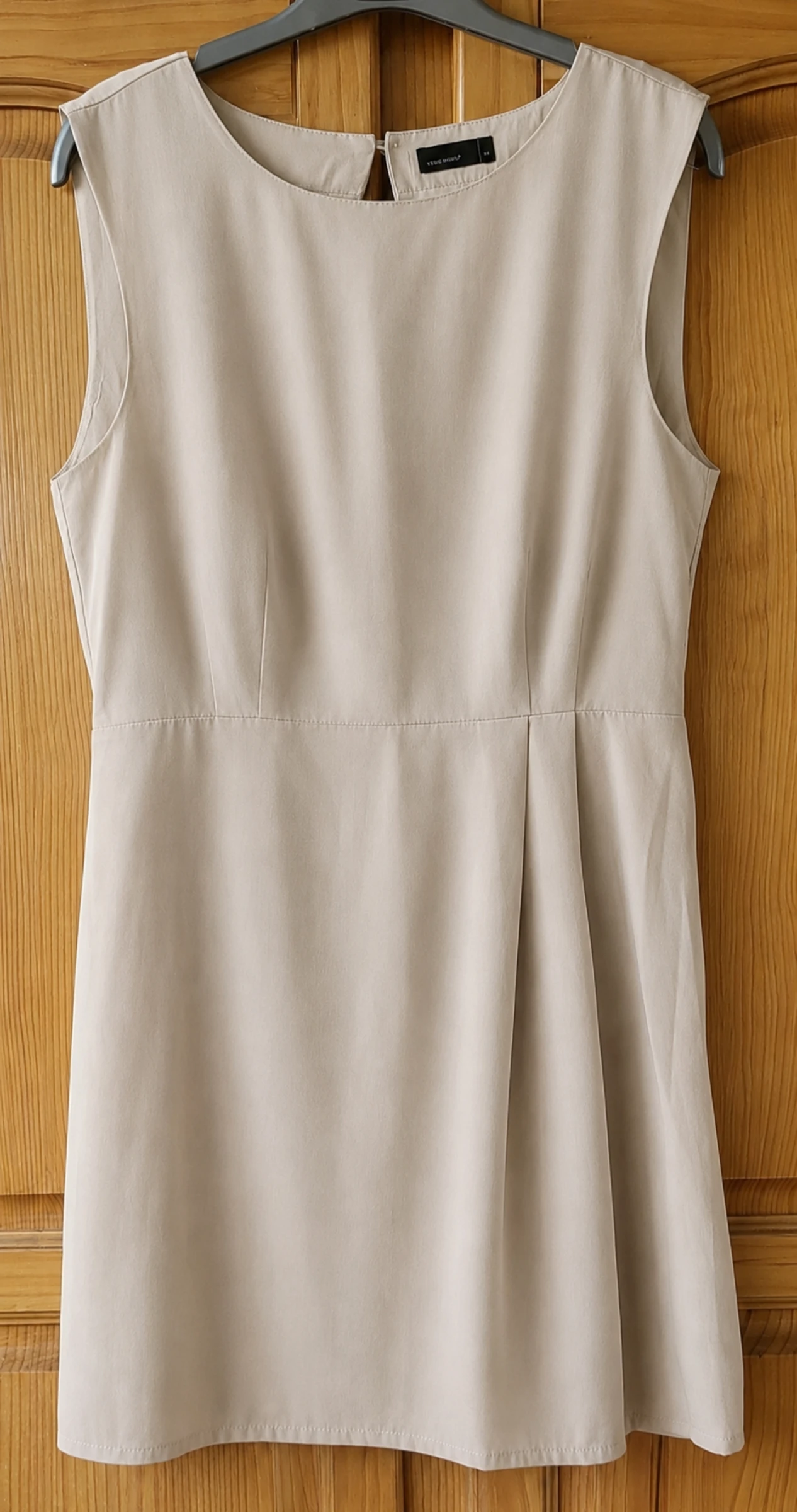 Vero Moda Vestido TFr40/TL-Bege/Ecru- Costas Fantasia & Tecido sedoso em TBE – photo 4